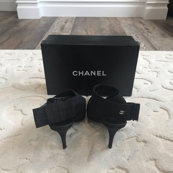 AUTHENTIC CHANEL VINTAGE Black Crystal CC Logo Strappy Dress Heels - Picture 8 of 12